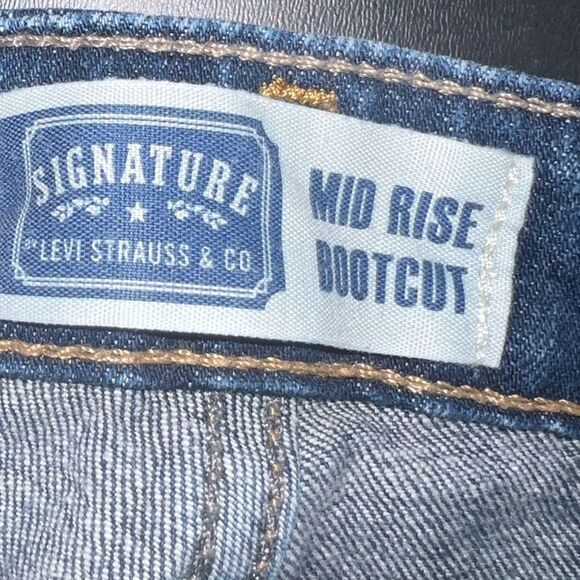 Signature by Levi Strauss Women’s Blue Mid Rise Bootcut Denim Jeans Sz 6M EUC - Picture 4 of 9